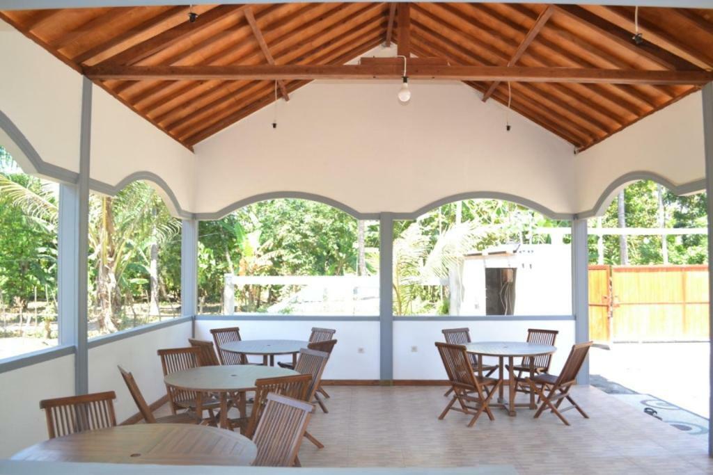 Kondo Villa Labuhan Pandan Exterior foto